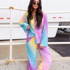 Dressed in Lala plisse set in rainbow daydream (NWT)